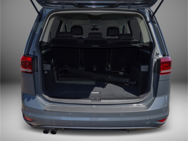 VW Touran Highline BMT 2.0 TDI 6-Gang LED Navi Kamera