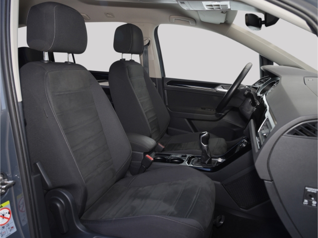 VW Touran Highline BMT 2.0 TDI 6-Gang LED Navi Kamera
