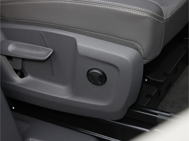 VW T7 Multivan Edition 2.0 TSI DSG lang *VOLL*