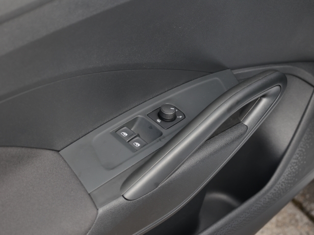 Skoda Fabia WhiteStar 1.0 TSI 5-Gang LED 5J Garantie