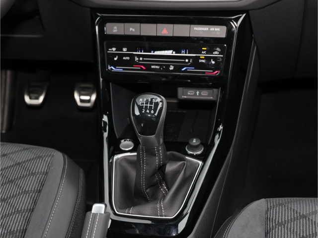 VW T-Cross R-Line 1.0 TSI 6-Gang AnschlussGA 2J.120 tkm