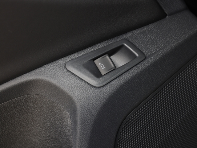 VW T-Roc R-Line Black Style 1.5 TSI DSG Kamera AHK LED