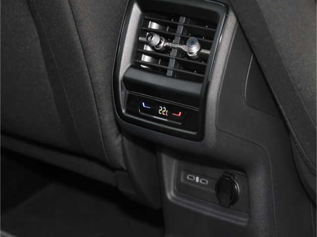 Skoda Kodiaq Selection 2.0 TDI 4x4 DSG 7Sitzer AHK Kamera Navi