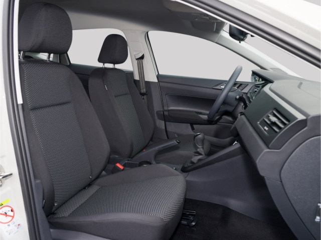 VW Polo VI Smart 1.0 5-Gang LED App Connect