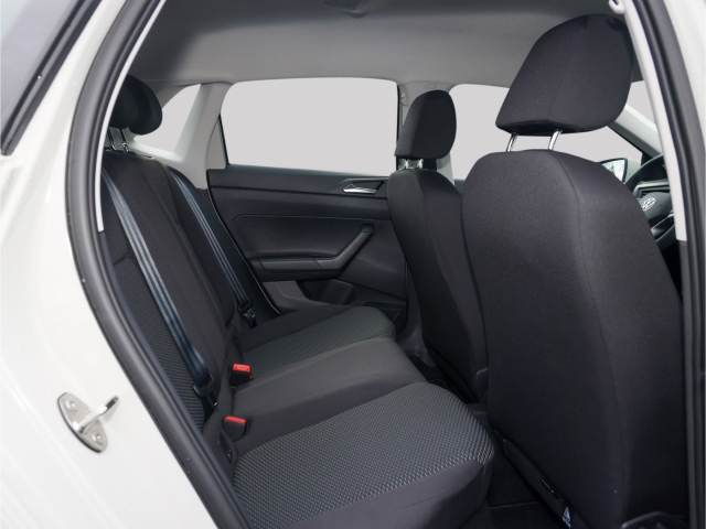 VW Polo VI Smart 1.0 5-Gang LED App Connect