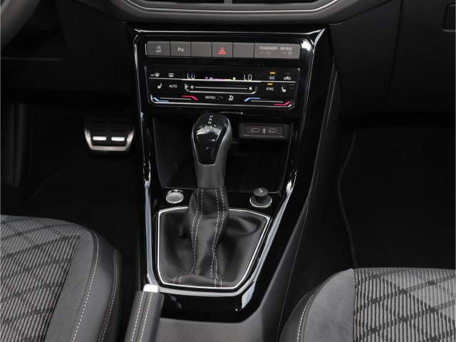 VW T-Cross BlackStyle R-Line 1.5 TSI DSG AHK Matrix