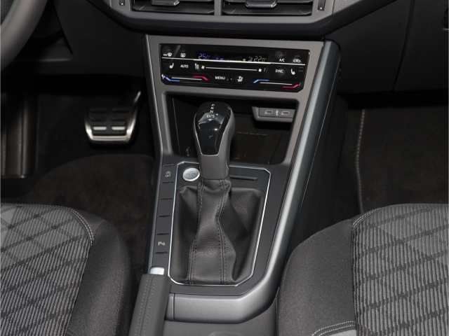 VW Taigo Black Style R-Line 1.5 TSI AHK