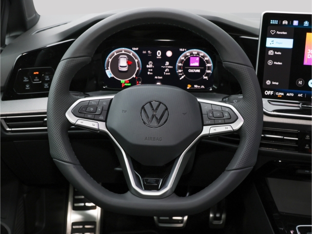 VW Golf VIII R-Line 1.5 eTSI DSG Voll LED Kamera