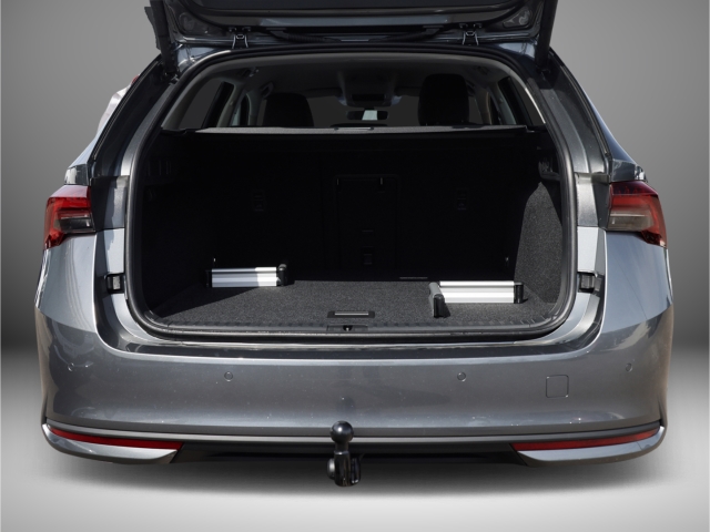 Skoda Octavia Selection 2.0 TDI DSG Kamera AHK Navi