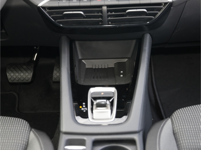 Skoda Octavia Selection 2.0 TDI DSG Kamera AHK Navi