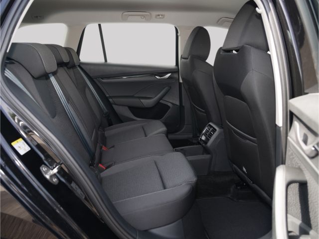 Skoda Octavia Selection 2.0 TDI DSG Kamera AHK Navi