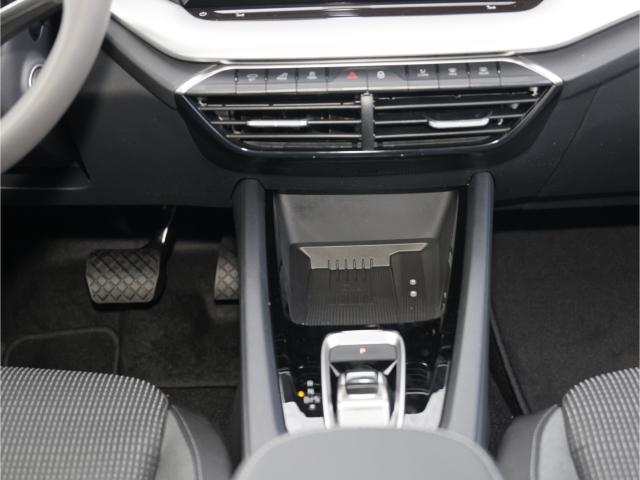 Skoda Octavia Selection 2.0 TDI DSG Kamera AHK Navi