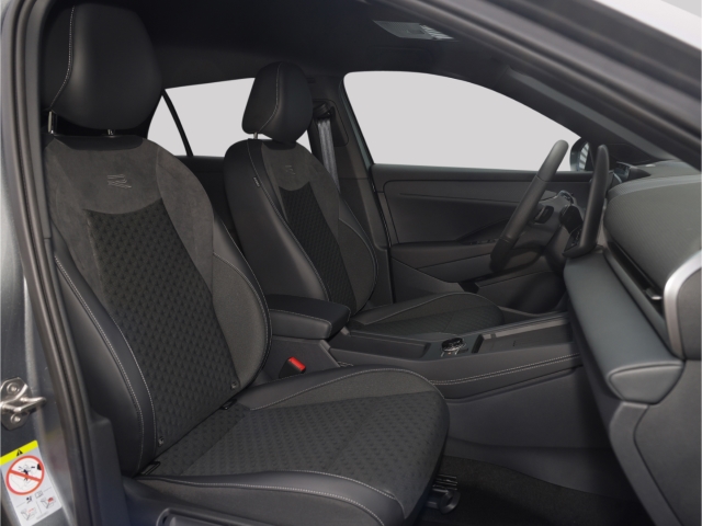 VW T-Roc R-Line 1.5 eTSI DSG AHK Kamera LED