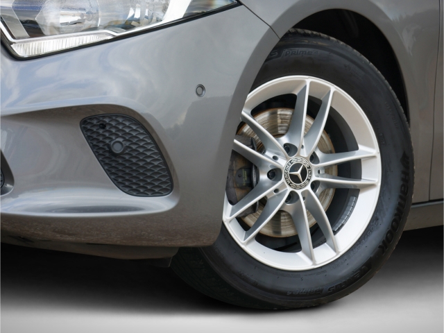 Mercedes-Benz A 180 -Klasse Business 6-Gang Navi