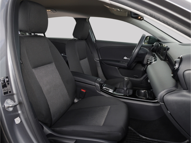 Mercedes-Benz A 180 -Klasse Business 6-Gang Navi