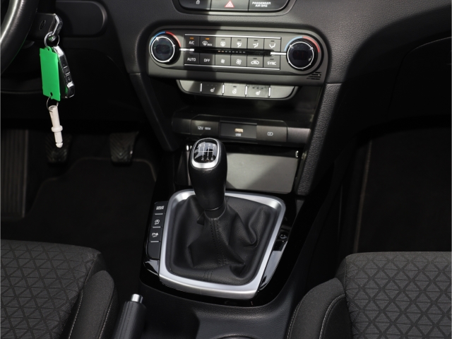 Kia Cee'd Vision 1.6 CRDi Mild Hybrid 6-Gang Navi Kamera