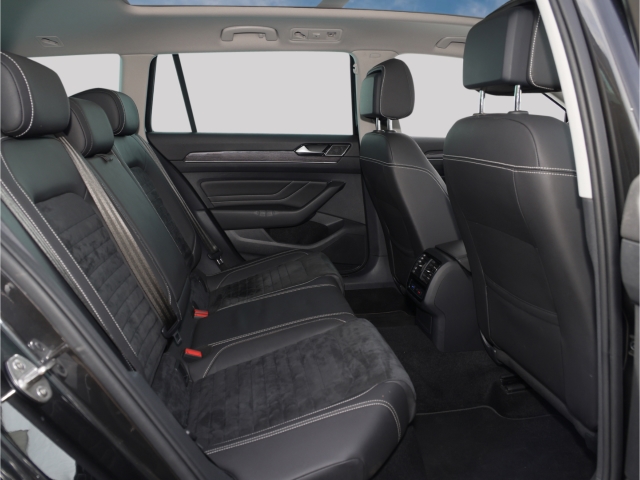 VW Passat Variant R-Line 2.0 TSI DSG 4Motion Navi Sport AHK Pano