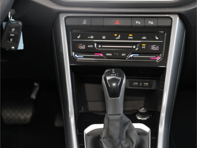 VW T-Roc Style 1.5 TSI DSG Navi LED