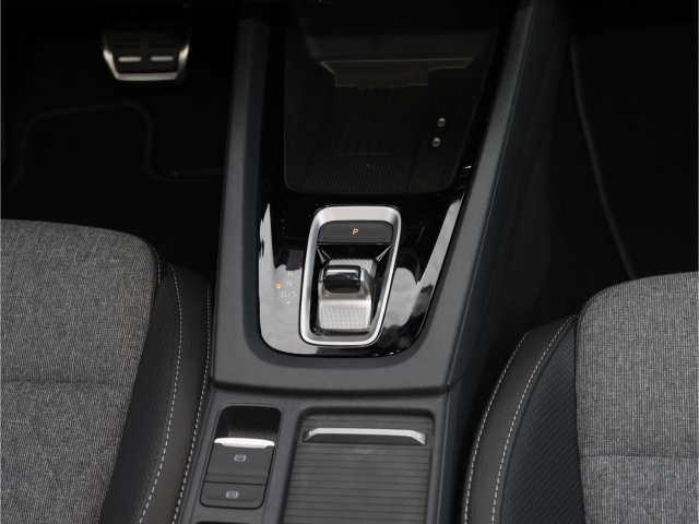 Skoda Octavia Combi 1.5 TSI Sportline Navi AHK Kamera Sportpaket AHK-klappbar