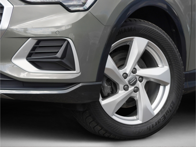 Audi Q3 35 TFSI advanced LED AHK Navi Kamera