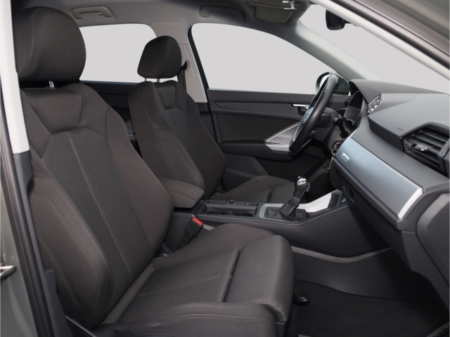 Audi Q3 35 TFSI advanced LED AHK Navi Kamera