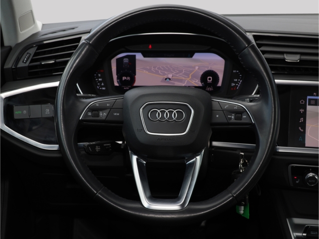Audi Q3 35 TFSI advanced LED AHK Navi Kamera