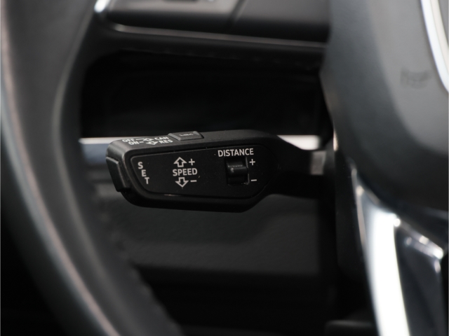 Audi Q3 35 TFSI advanced LED AHK Navi Kamera