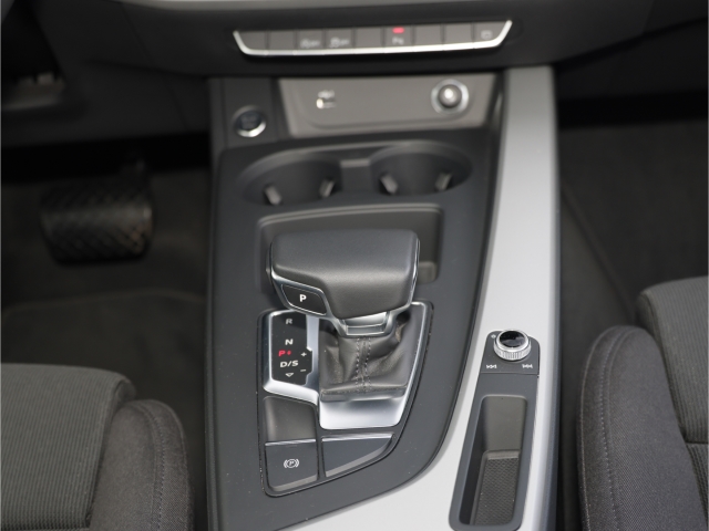 Audi A4 advanced 2.0 TDI S-Tronic Navi 8-fach
