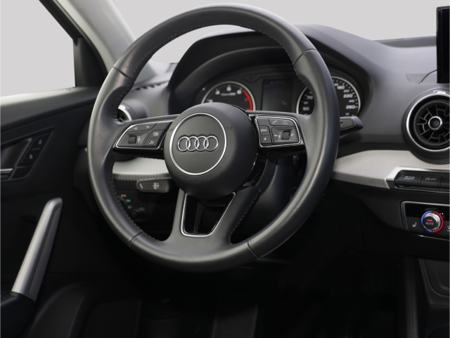 Audi Q2 35 TFSI S-Tronic LED Navi 8-fach