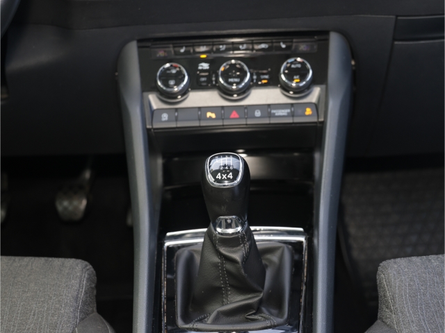 Skoda Karoq Style 4x4 AHK LED Canon Soundsystem El. Heckklappe