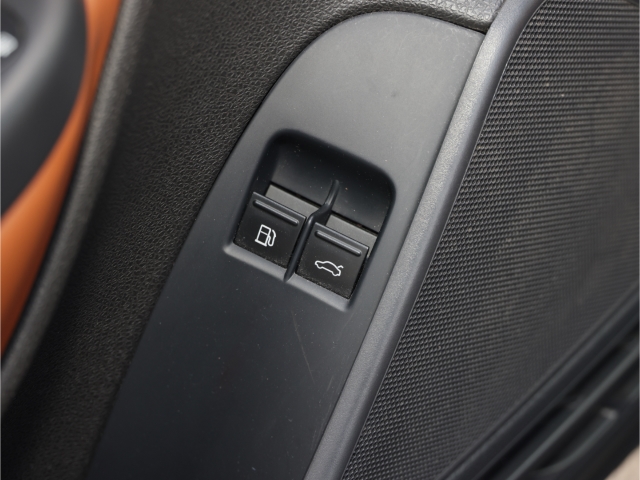 VW Eos 2.0 TDI 6-Gang EL. Verdeck AHK Klimaautom