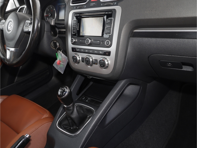 VW Eos 2.0 TDI 6-Gang EL. Verdeck AHK Klimaautom